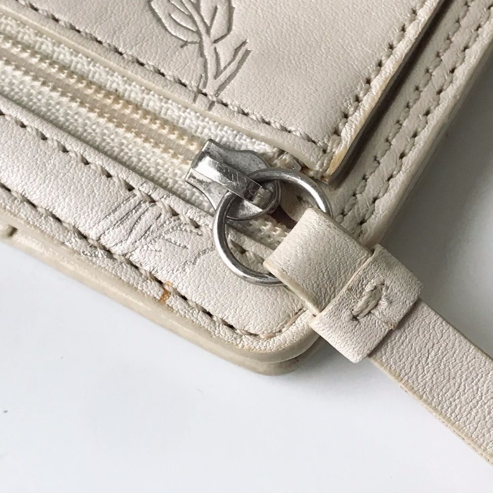 Coach Metallic Rose Embossed Leather Compact Wallet, Rare 2000’s - Picture 5 of 16